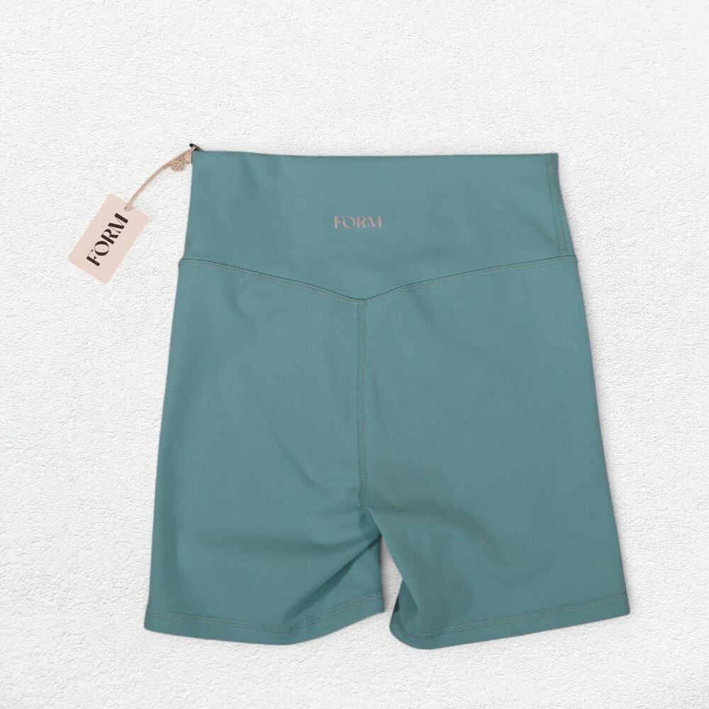 Form Core Biker Shorts 5" in Blue Mist